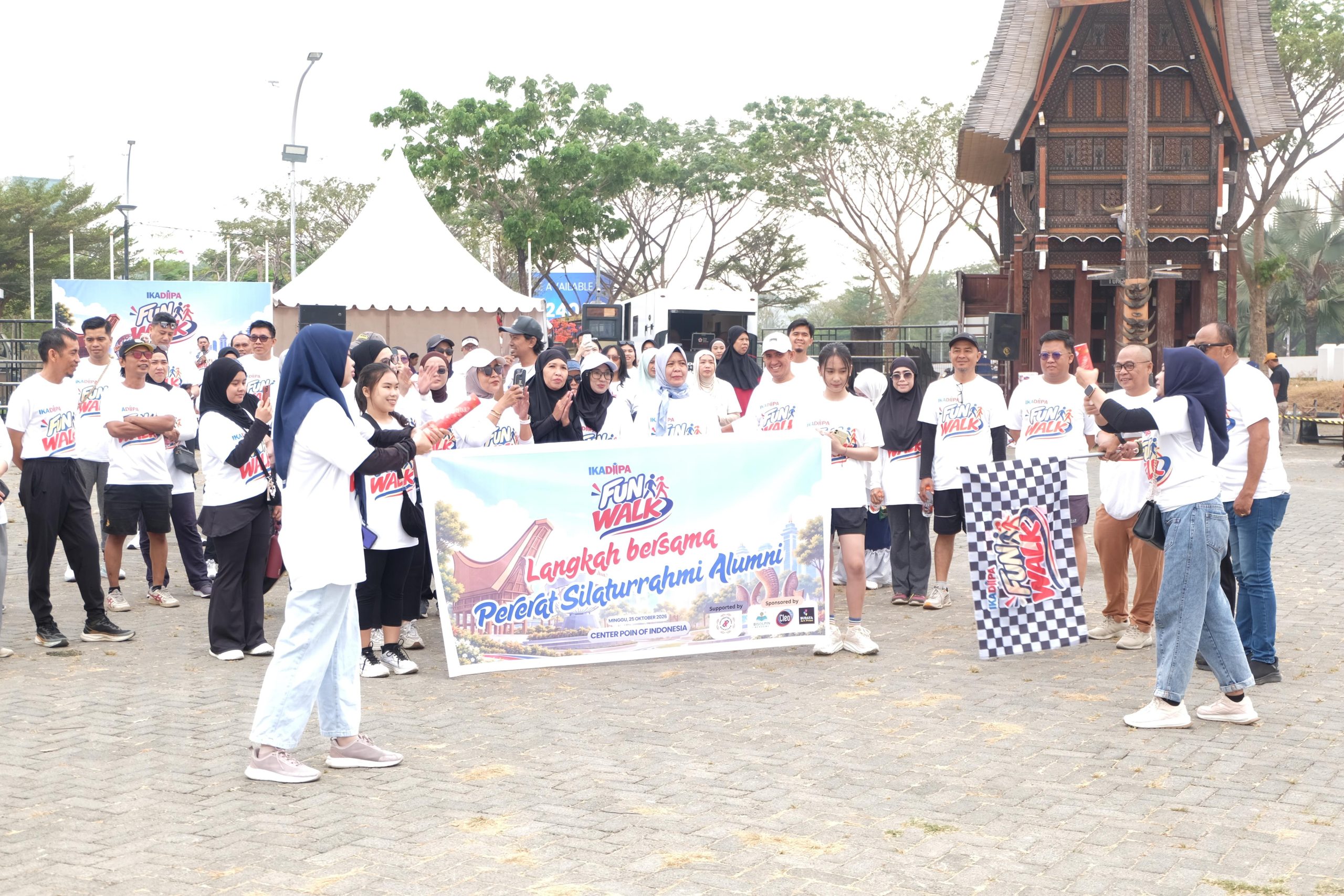 Pererat Silaturahmi Lintas Generasi, Ratusan Alumni IKADIPA Ramaikan Fun Walk 2026 di CPI Makassar